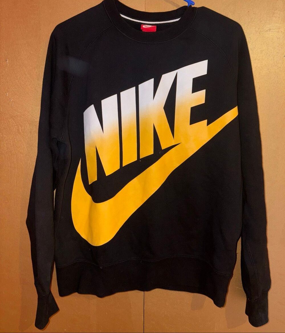 Nike Large swoosh oversized sweatshirt unisex size M